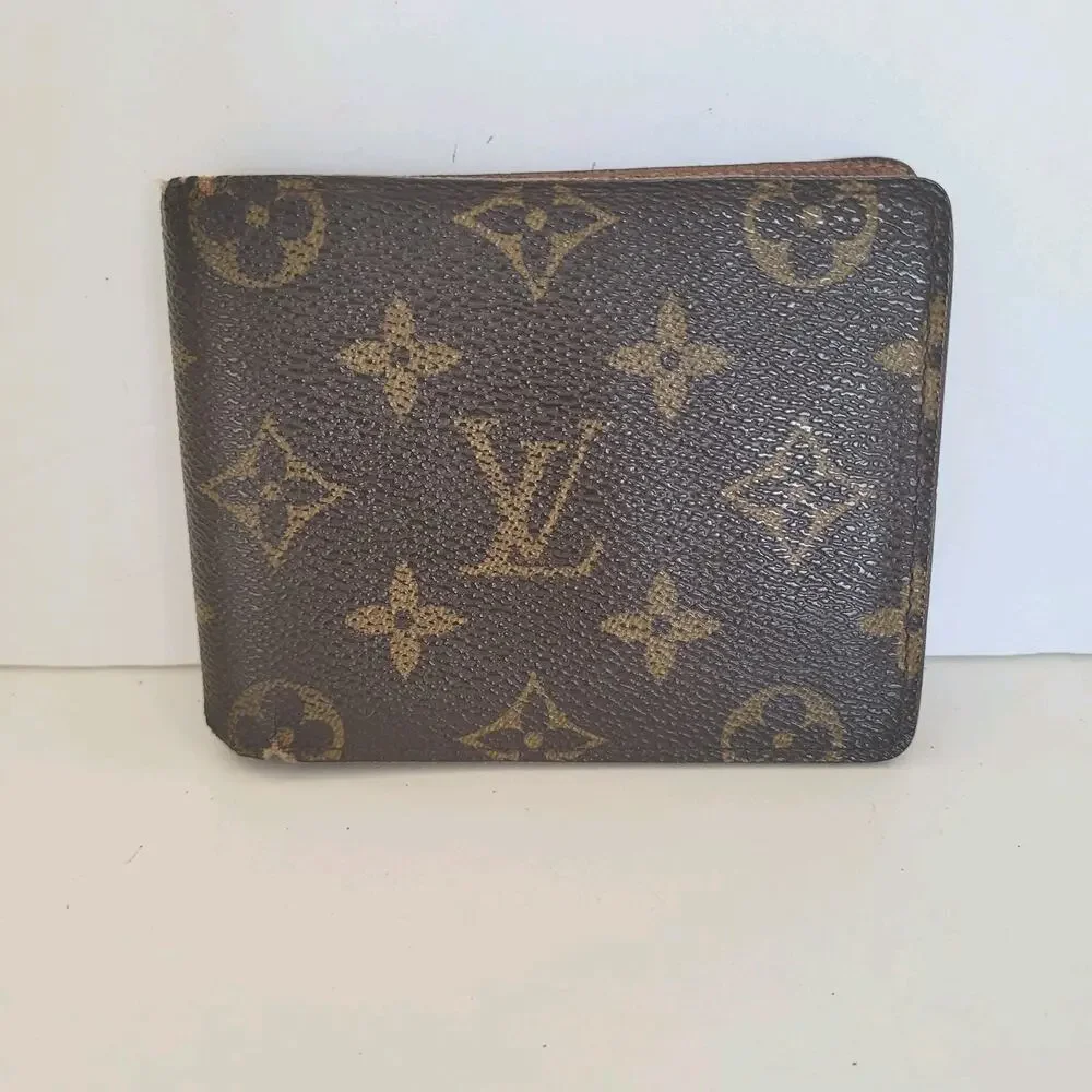 Vintage Louis Vuitton Men's LV Brown Bi-Fold Leather Wallet Monogram Card Bill